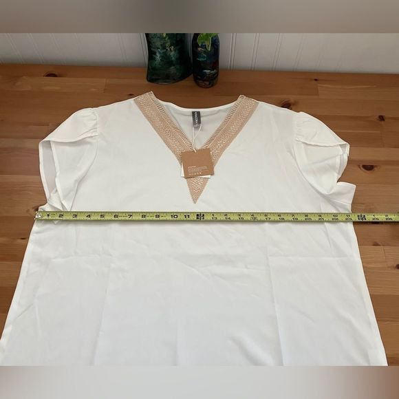 Noracora Lightweight Short Sleeve Pullover Blouse with Lace Detail Size XXL NWT - Picture 6 of 9